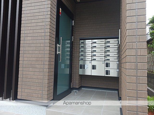 ヒカルサ川口芝西の玄関写真