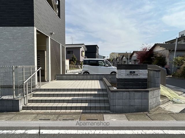 クレイノミュートス テセラIIの玄関写真