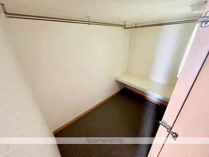 レオパレスうつくし[1K/20.81m2]の収納2