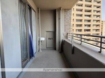 サーパス中央町弐番館[3LDK/75.91m2]のバルコニー