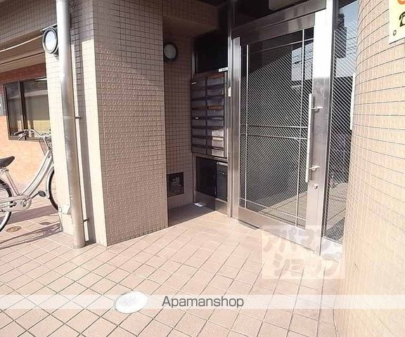 アーバン四条梅ノ宮の玄関写真