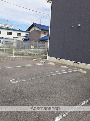 プリム・セーリオ[2LDK/60.19m2]の駐車場2