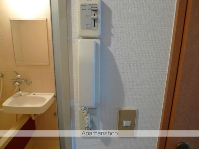 ロータリーマンション出口の内装写真