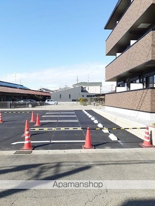 愛知県一宮市浅野字青石[1K/27.02m2]の駐車場