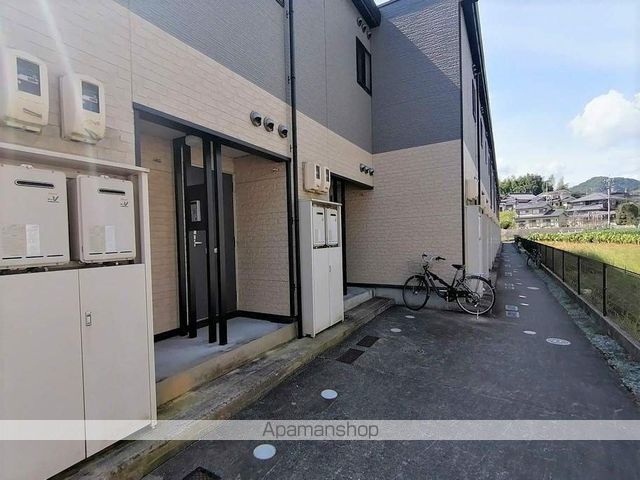 レオパレスエスポワール本郷の玄関写真