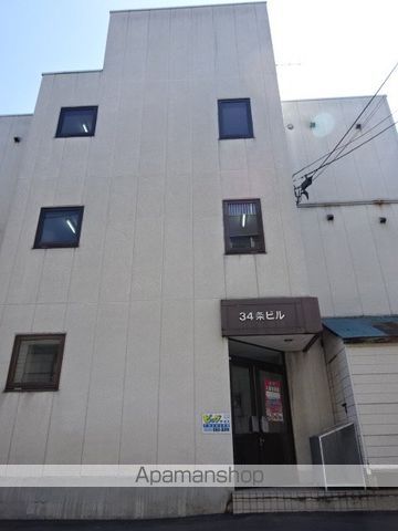 34条ビルの玄関写真