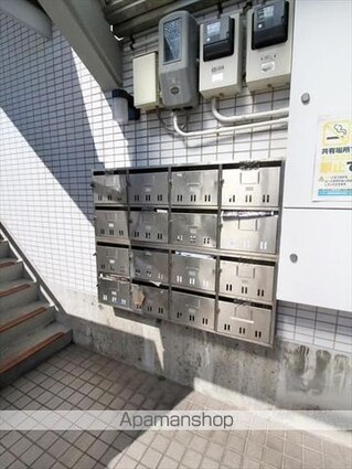 愛媛県松山市西長戸町[1R/21.66m2]の共用部1