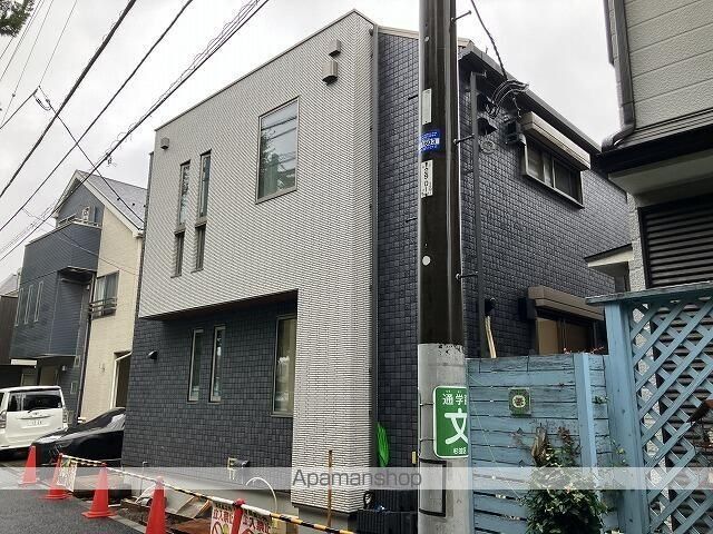 CASA.KELLの玄関写真