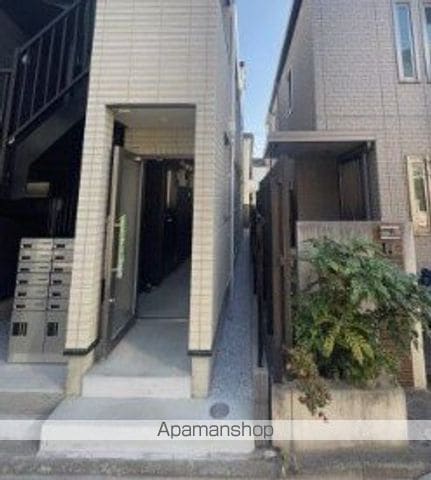 ログライフ東六郷の玄関写真