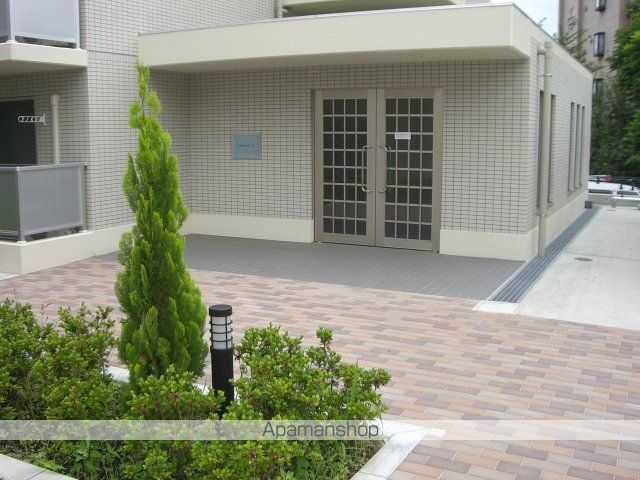 レオパレスパルコートCの玄関写真