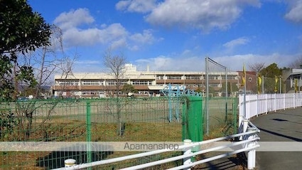 ローズウィンドゥＢ[2LDK/61.76m2]の周辺3