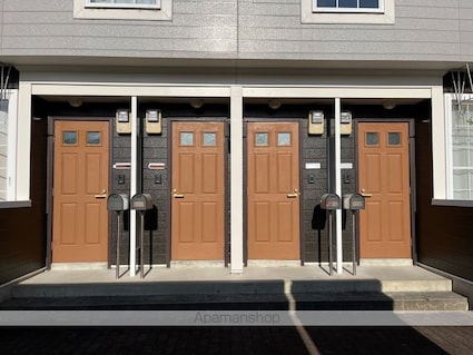 アヴェニール[2DK/42.77m2]のエントランス