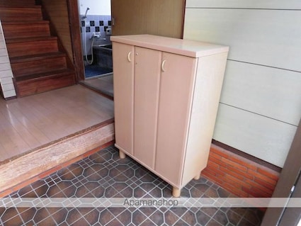 一戸建[6DK/108m2]の玄関