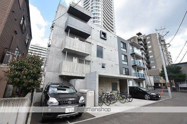 ラヴェーラ円山鳥居前の外観写真