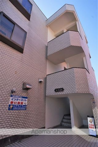 メゾンベルシャンブルの玄関写真