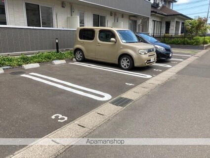 クレール八乙女[1LDK/31.74m2]の駐車場