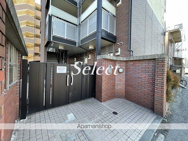 レオパレス蒔田の玄関写真