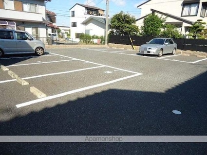 レオパレスサーマル[1K/23.61m2]の駐車場3