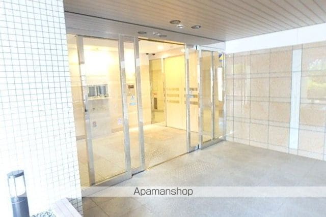 ドゥーエ西大島IIの玄関写真
