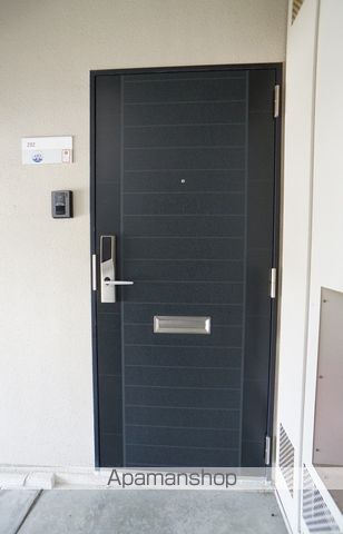 マンション東亜の玄関写真