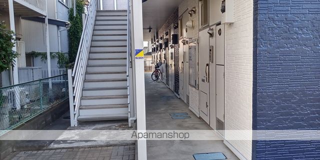 レオパレスパークサイドの玄関写真