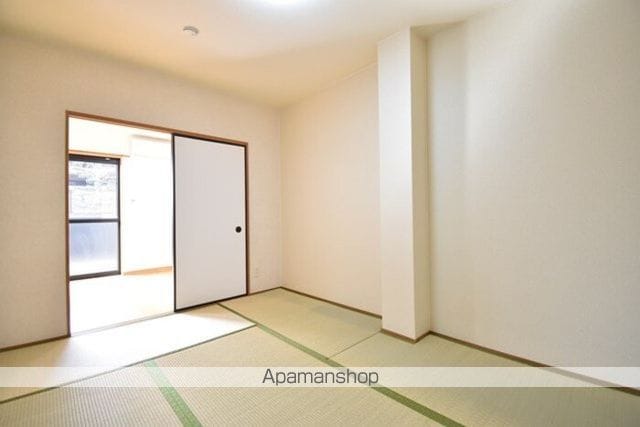 パインズコート新居 E棟の内装写真