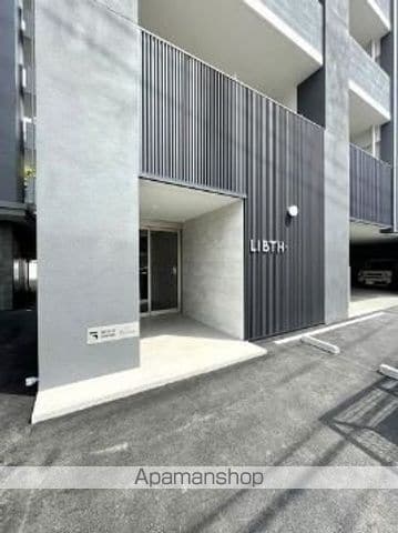 LIBTH新町EASTの玄関写真