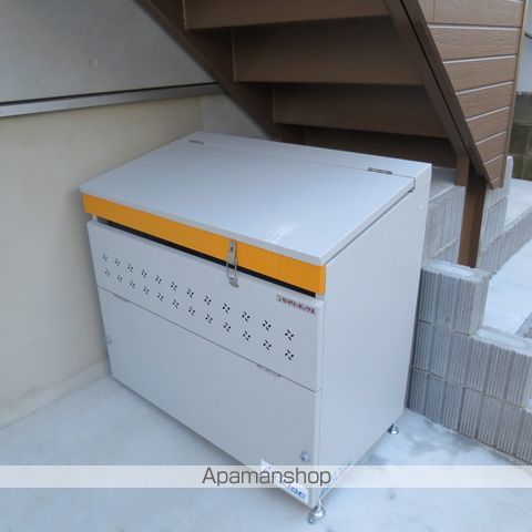 ヴァルハイマート東林間の玄関写真