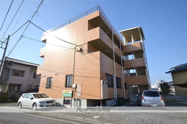 高山マンションの外観写真