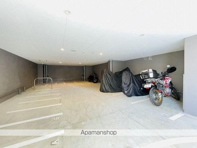 プレサンスロジェ上前津駅前THE RESIDENCEの玄関写真