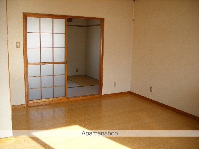 鳴海レジデンスD棟の内装写真