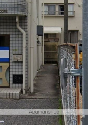 ラコント緑井の玄関写真