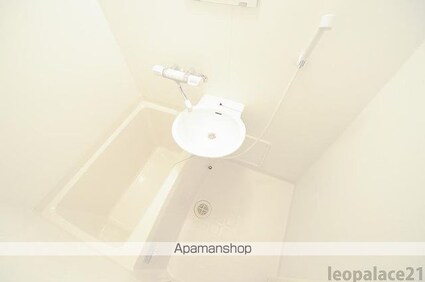 レオパレスレインボーロード[1K/26.08m2]のバス