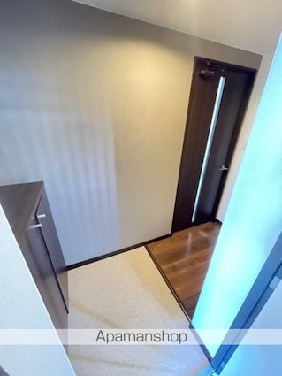 滋賀県近江八幡市鷹飼町北４丁目[1LDK/40.98m2]の玄関