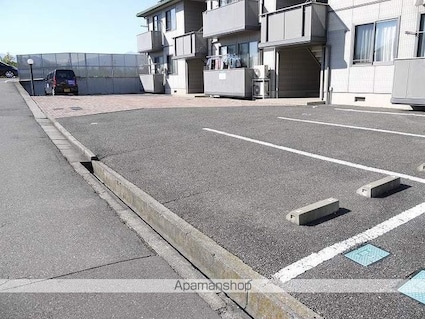 ディアス石芝[2DK/48.25m2]の駐車場1