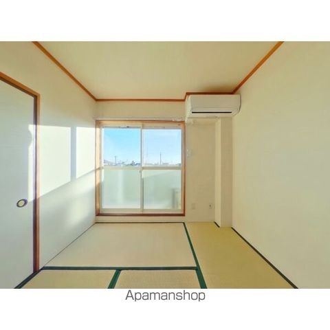 SURPLUSTWO河井の内装写真