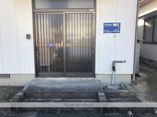 手鎌貸家の玄関写真