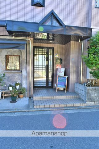 ハイネストフローラの玄関写真