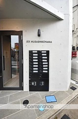 レクス武蔵小山の玄関写真