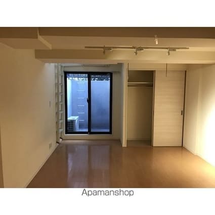 ソレーユ四谷三丁目[1R/28.21m2]の収納