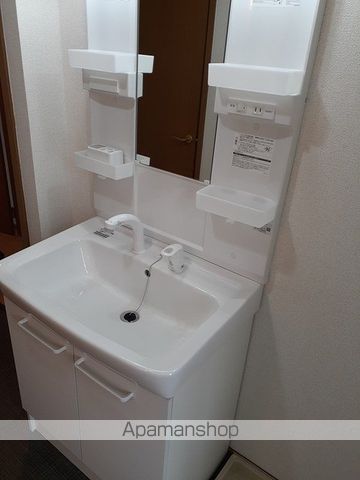 ファミールウツベ IIIの内装写真