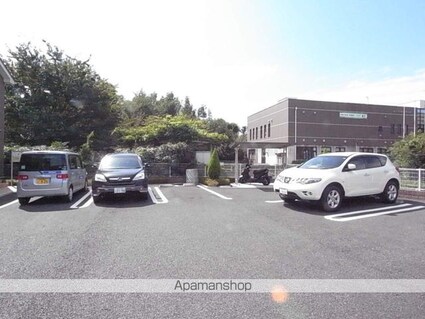 オーブ・レジデンス[1LDK/42.37m2]の駐車場