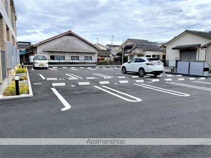 カルヴァドス　Ｂ[1K/32.25m2]の駐車場