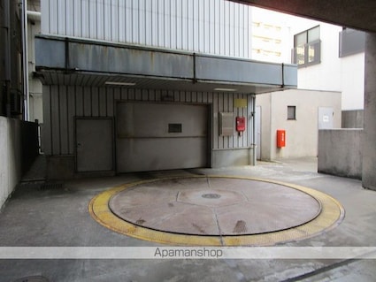 ベルビュー支倉[1K/32m2]の駐車場