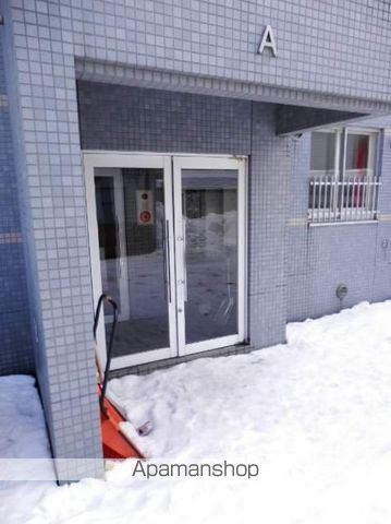ローヤルハイツ菊水元町の玄関写真