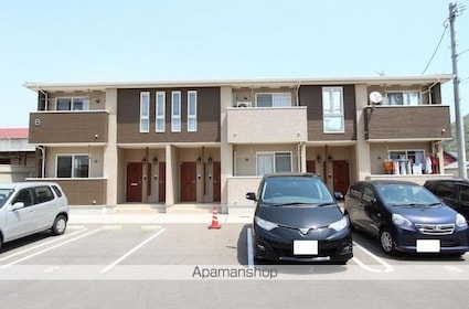 ベル・メゾン鶴市Ｂ[2LDK/57.58m2]の外観2