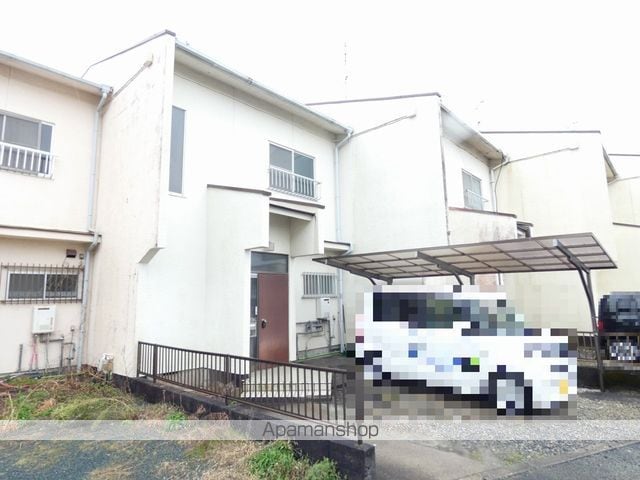 東三方テラスハウス 北棟の外観写真