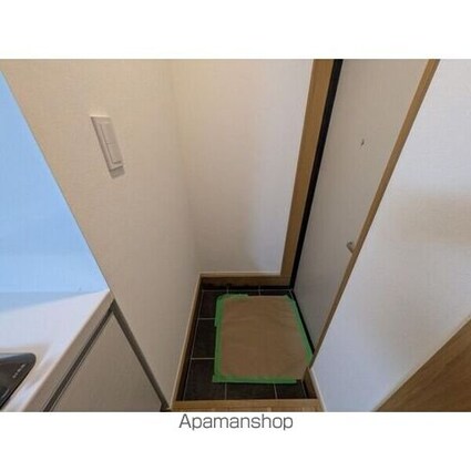 Ｗｏｏｄ　Ｃｒｅｓｔ　天沼　Ｒｅｓｉｄｅｎｃｅ[1LDK/28.41m2]の玄関