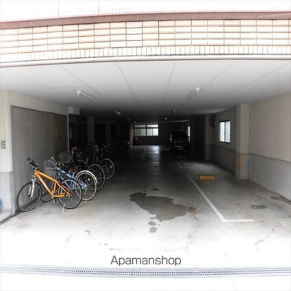 ヴィーナステージ[2DK/42m2]の駐車場