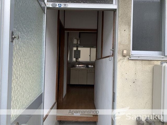 伊予鉄道郡中線 土居田駅 徒歩13分 2階建 築44年の玄関写真
